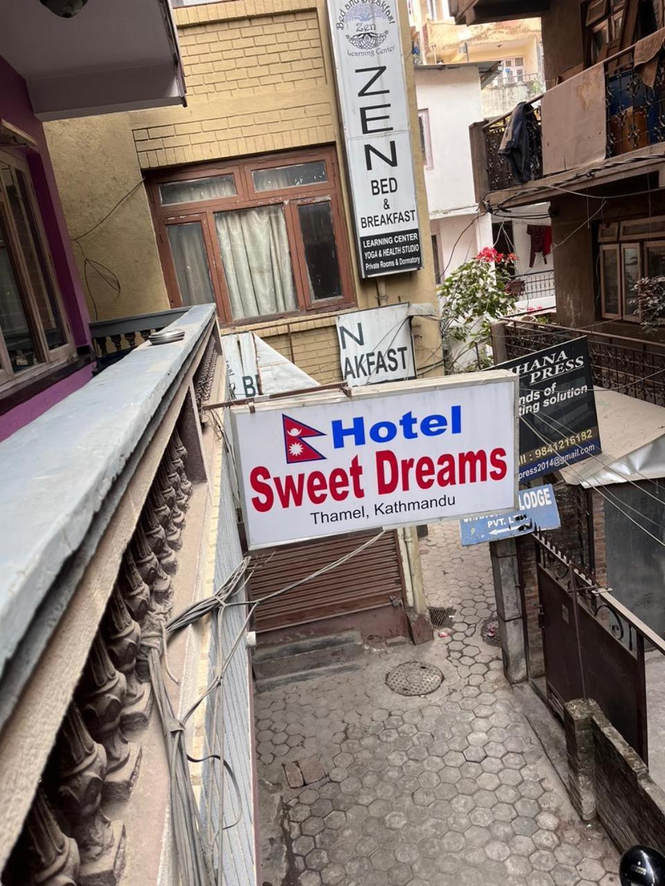 Hotel Sweet Dreams Thamel Kathmandu Bagian luar foto